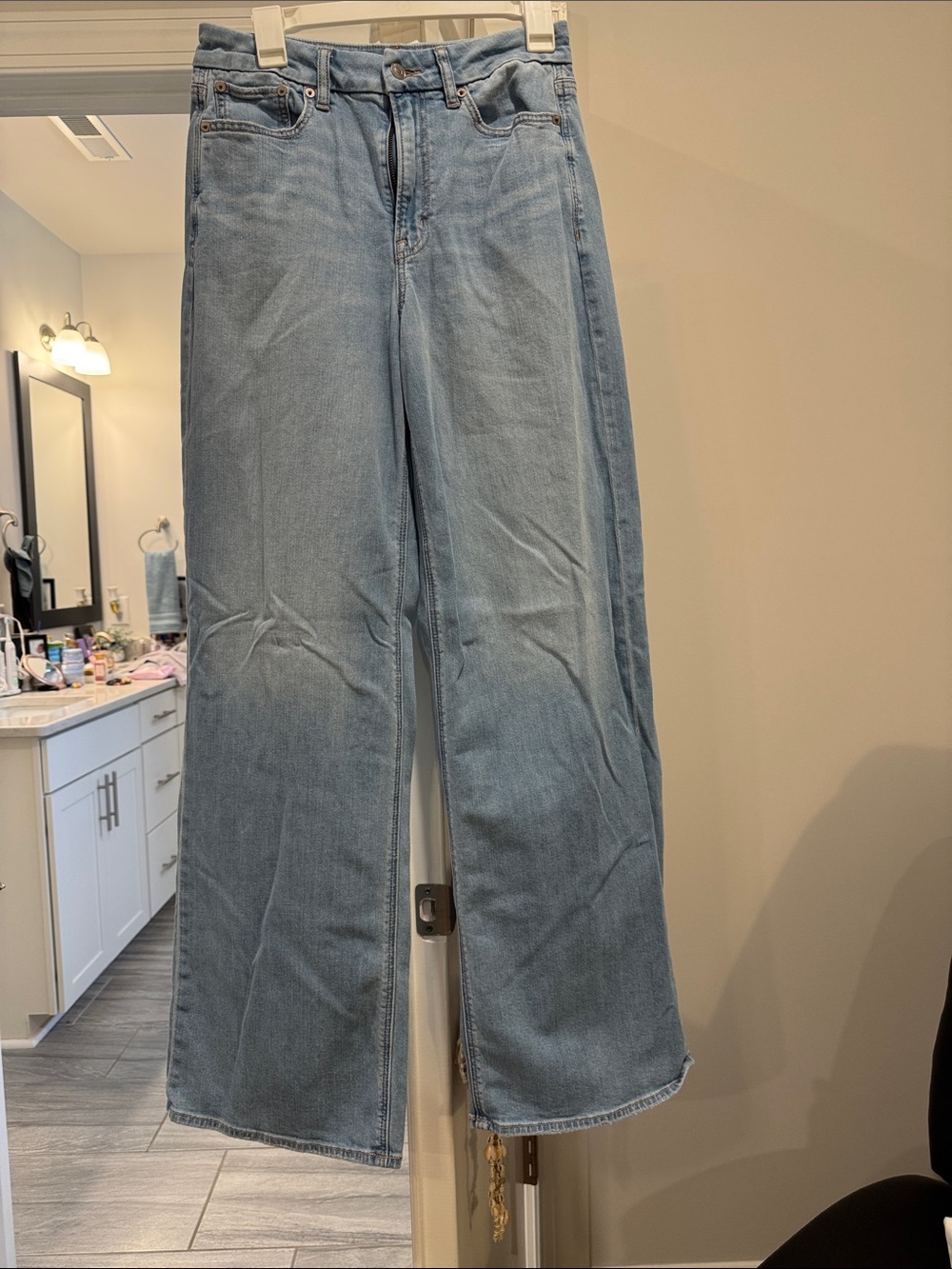 American Eagle Outfitters Light Wash Wide Leg Jeans